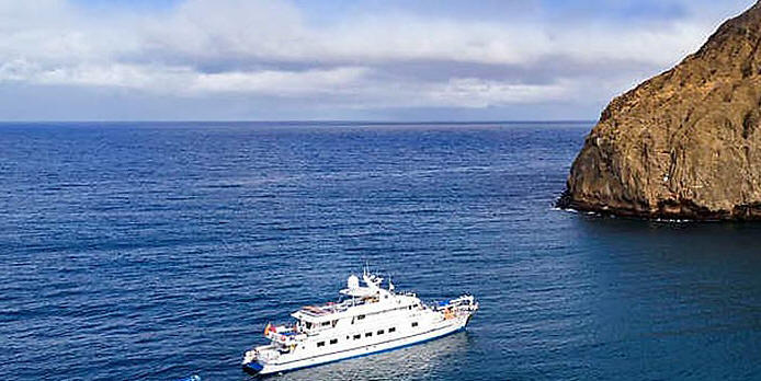 Galapagos First Class Yacht Coral II 